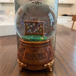 Taylor Swift Eras Tour Snow Globe, acoustic piano - Brand new and in hand